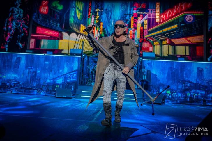 LIVE: Nebe může počkat. Iron Maiden stárnutí svědčí, v Praze svým entusiasmem nakazili tisíce fanoušků